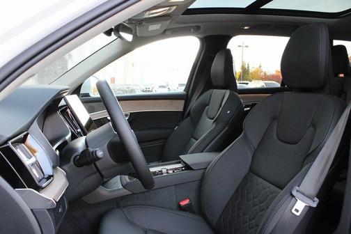 2026 Volvo XC90 B5 Core