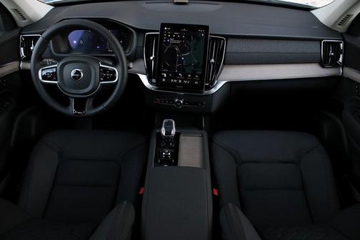 2026 Volvo XC90 B5 Core