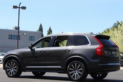 2024 Volvo XC90 B5 Plus Bright Theme