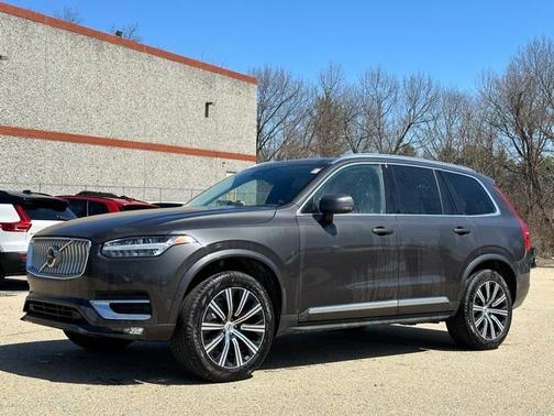 2024 Volvo XC90 B5 Plus Bright Theme