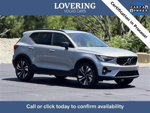 2025 Volvo XC40 B5 Plus Dark Theme