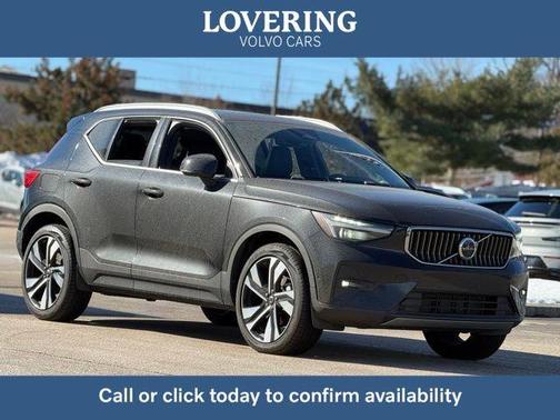 2025 Volvo XC40 B5 Plus Bright Theme