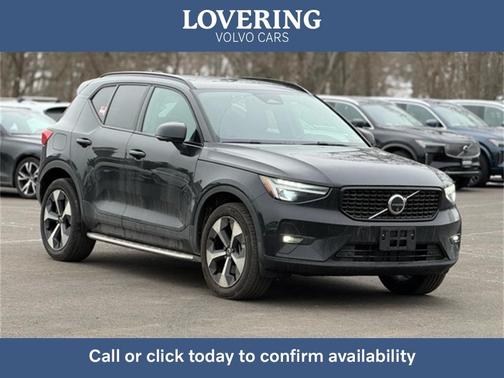 2025 Volvo XC40 B5 Plus Dark Theme