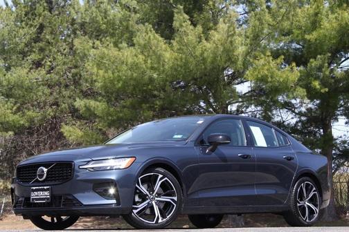 2024 Volvo S60 B5 Core Dark Theme