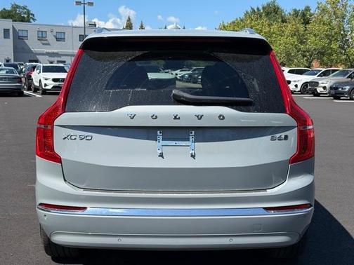 2024 Volvo XC90 B6 Plus Bright Theme 6-Seater