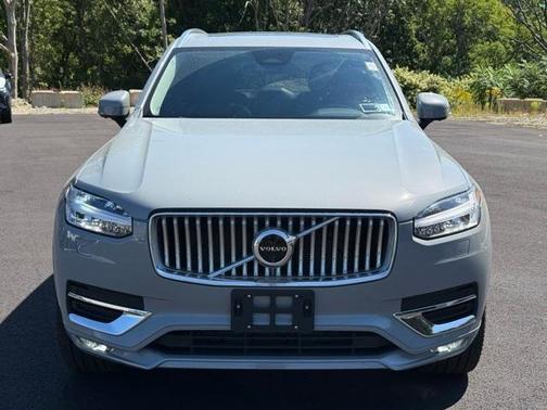 2024 Volvo XC90 B6 Plus Bright Theme 6-Seater