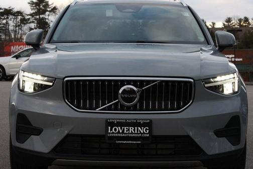 2025 Volvo XC40 B5 Core Bright Theme