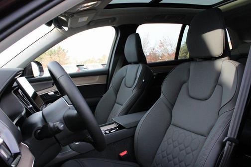 Mulberry Red 2026 Volvo XC90 B6 Plus 7-Seater