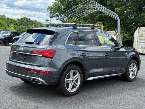 Daytona Gray Pearl Effect 2025 Audi Q5 55 S line quattro Premium