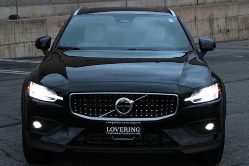 2026 Volvo V60 Cross Country B5 Ultra