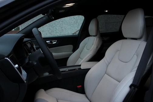 2026 Volvo V60 Cross Country B5 Ultra