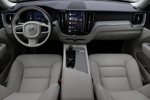 2025 Volvo XC60 B5 Plus