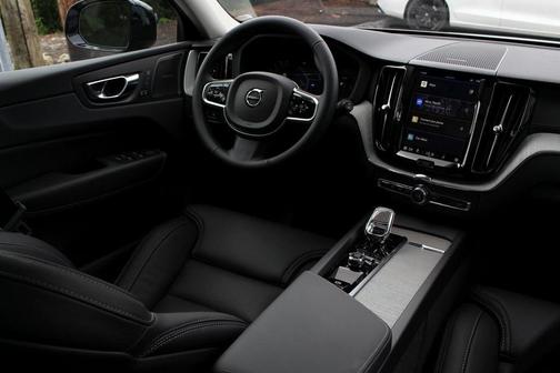 2025 Volvo XC60 Plug-In Hybrid T8 Ultra
