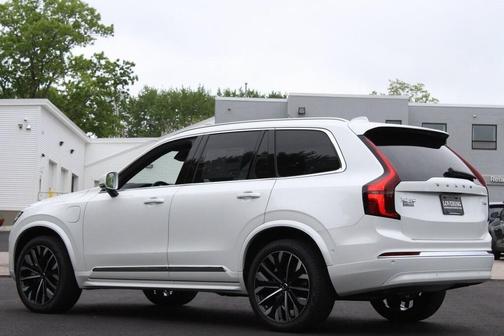 2025 Volvo XC90 Plug-In Hybrid T8 Plus 7-Seater