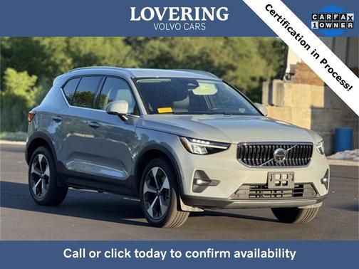 2025 Volvo XC40 B5 Plus Bright Theme
