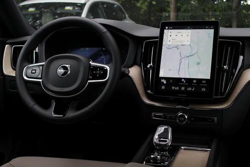 2026 Volvo XC60 B5 Plus