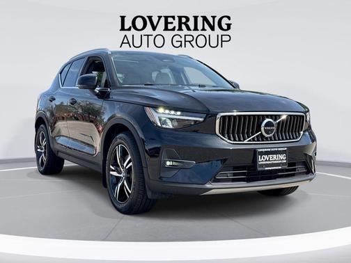 Onyx Black Metallic 2023 Volvo XC40 B5 Plus Bright Theme