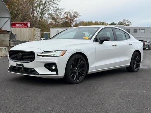 2023 Volvo S60 B5 Plus Black Edition