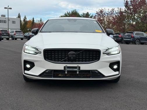 2023 Volvo S60 B5 Plus Black Edition