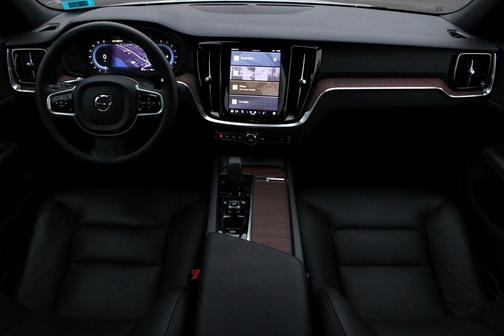 2023 Volvo S60 B5 Plus Black Edition