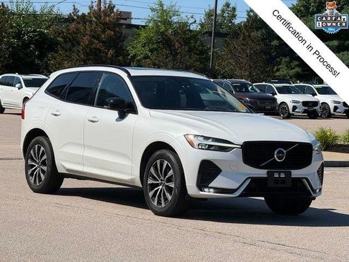 Crystal White Metallic 2024 Volvo XC60 B5 Core