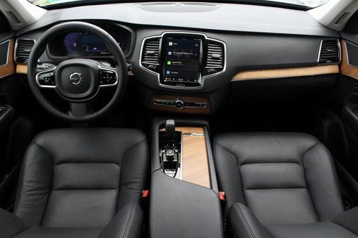 2024 Volvo XC90 B5 Plus Bright Theme
