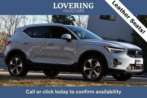 2025 Volvo XC40 B5 Core Bright Theme