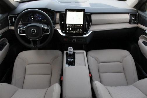2025 Volvo XC90 Plug-In Hybrid T8 Plus 7-Seater