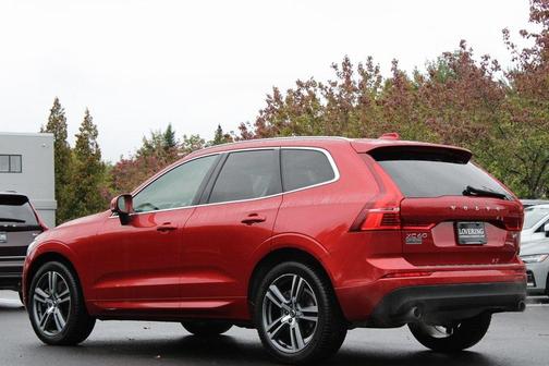 2021 Volvo XC60 T6 Momentum