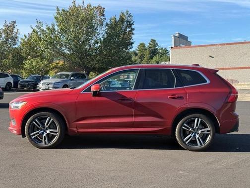 2021 Volvo XC60 T6 Momentum