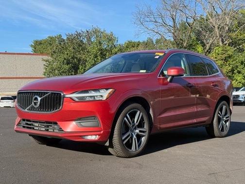 2021 Volvo XC60 T6 Momentum
