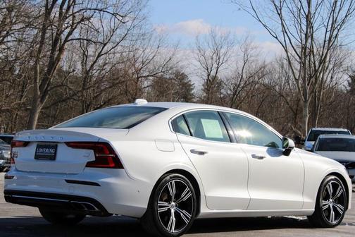 2021 Volvo S60 Recharge Plug-In Hybrid T8 Inscription