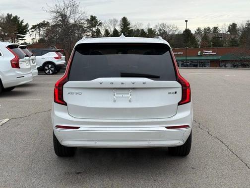 2025 Volvo XC90 B5 Plus