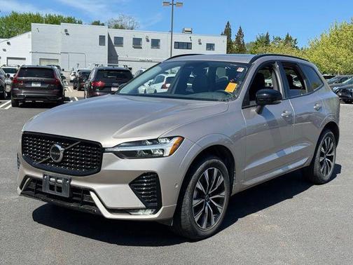 Bright 2025 Volvo XC60 B5 Plus