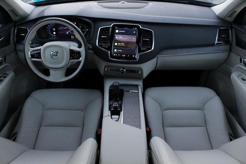 2023 Volvo XC90 Recharge Plug-In Hybrid T8 Plus 6 Passenger