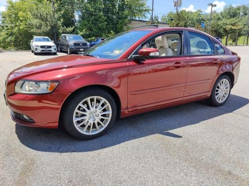 Photo 4 of 4 of 2011 Volvo S40 T5