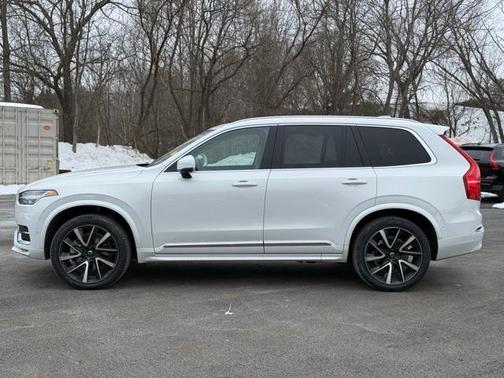 2025 Volvo XC90 B6 Plus 6-Seater