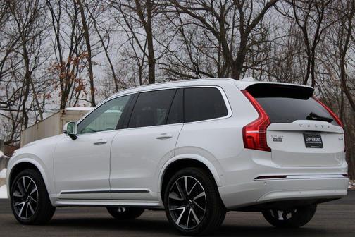 2025 Volvo XC90 B6 Plus 6-Seater