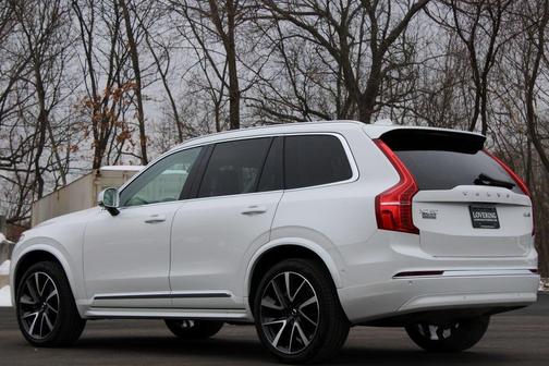2025 Volvo XC90 B6 Plus 6-Seater