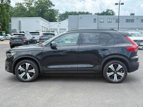 Onyx Black Metallic 2023 Volvo XC40 Recharge Pure Electric Twin Plus