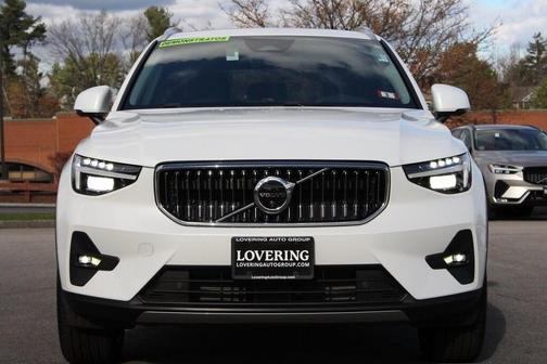 2025 Volvo XC40 B5 Plus Bright Theme