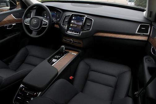 2025 Volvo XC90 Plug-In Hybrid T8 Plus 7-Seater