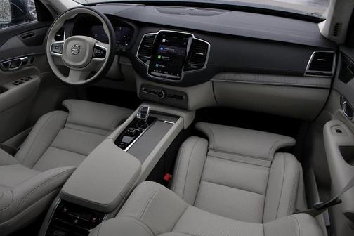 2025 Volvo XC90 B6 Ultra