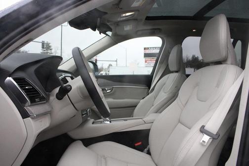 2025 Volvo XC90 B6 Ultra