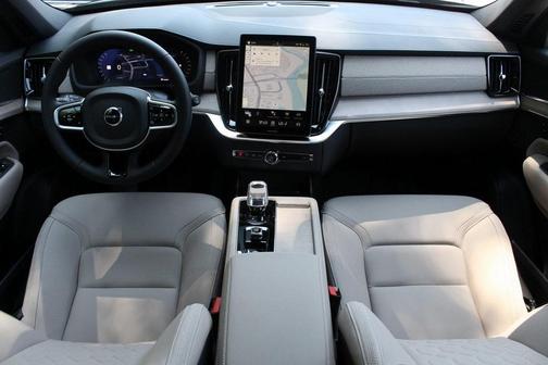 2026 Volvo XC90 B5 Core