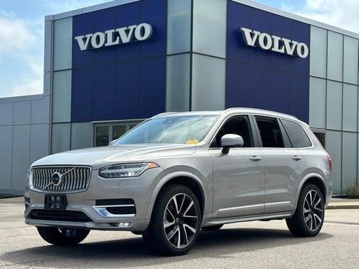 2024 Volvo XC90 B5 Plus Bright Theme