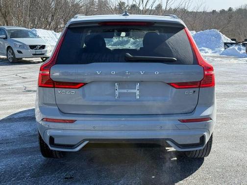 2025 Volvo XC60 B5 Plus