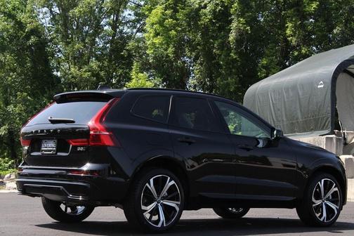 2025 Volvo XC60 B5 Ultra