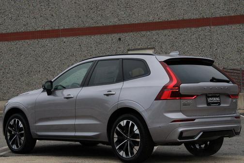 2026 Volvo XC60 B5 Plus