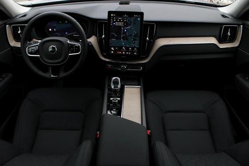 2026 Volvo XC60 B5 Plus